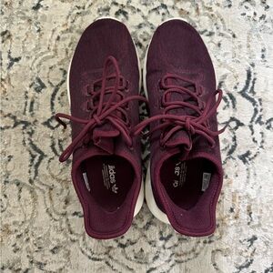 Adidas Plum sneakers